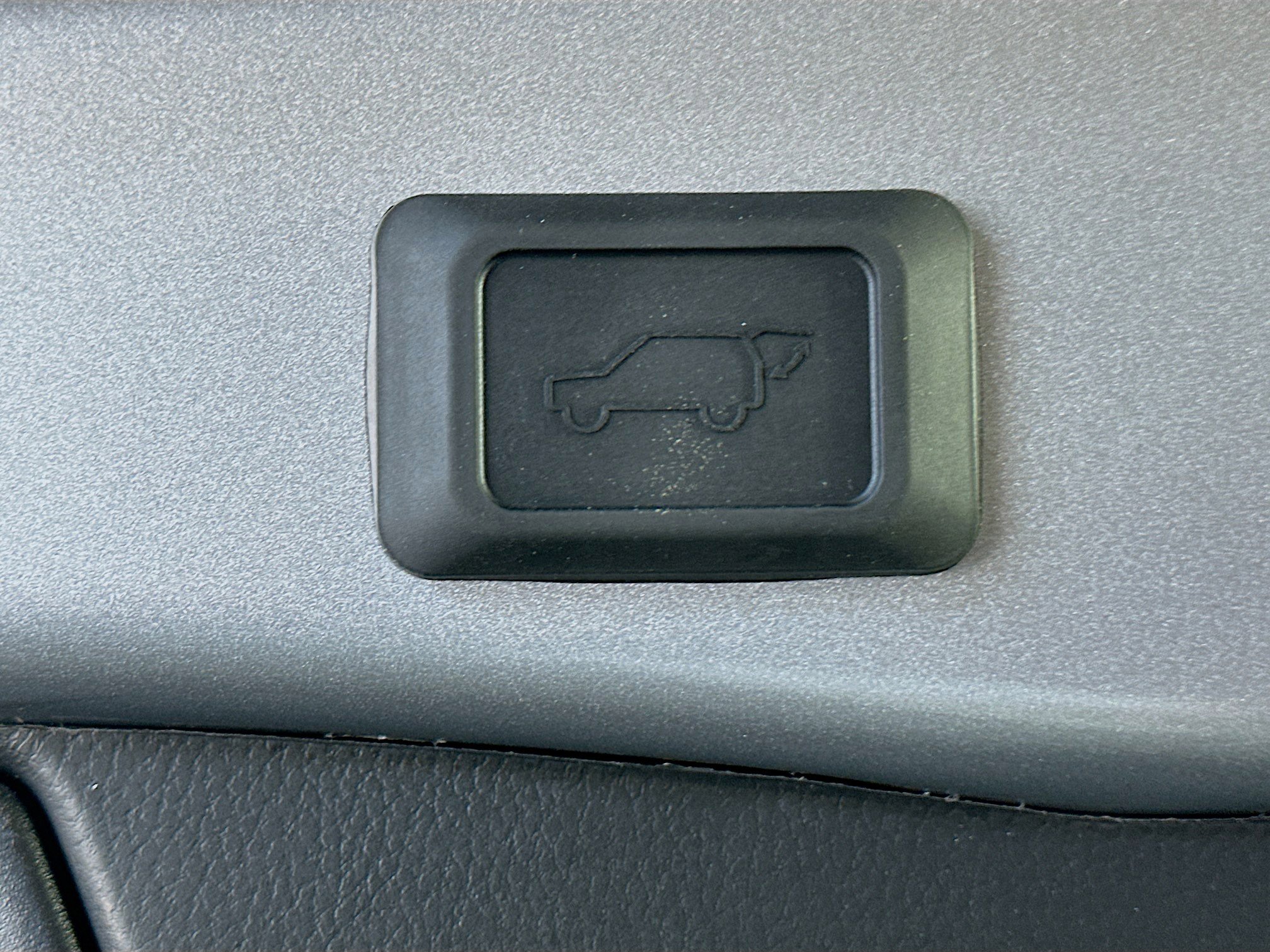 Used 2025 Toyota RAV4 XLE w/ Convenience Package image 31