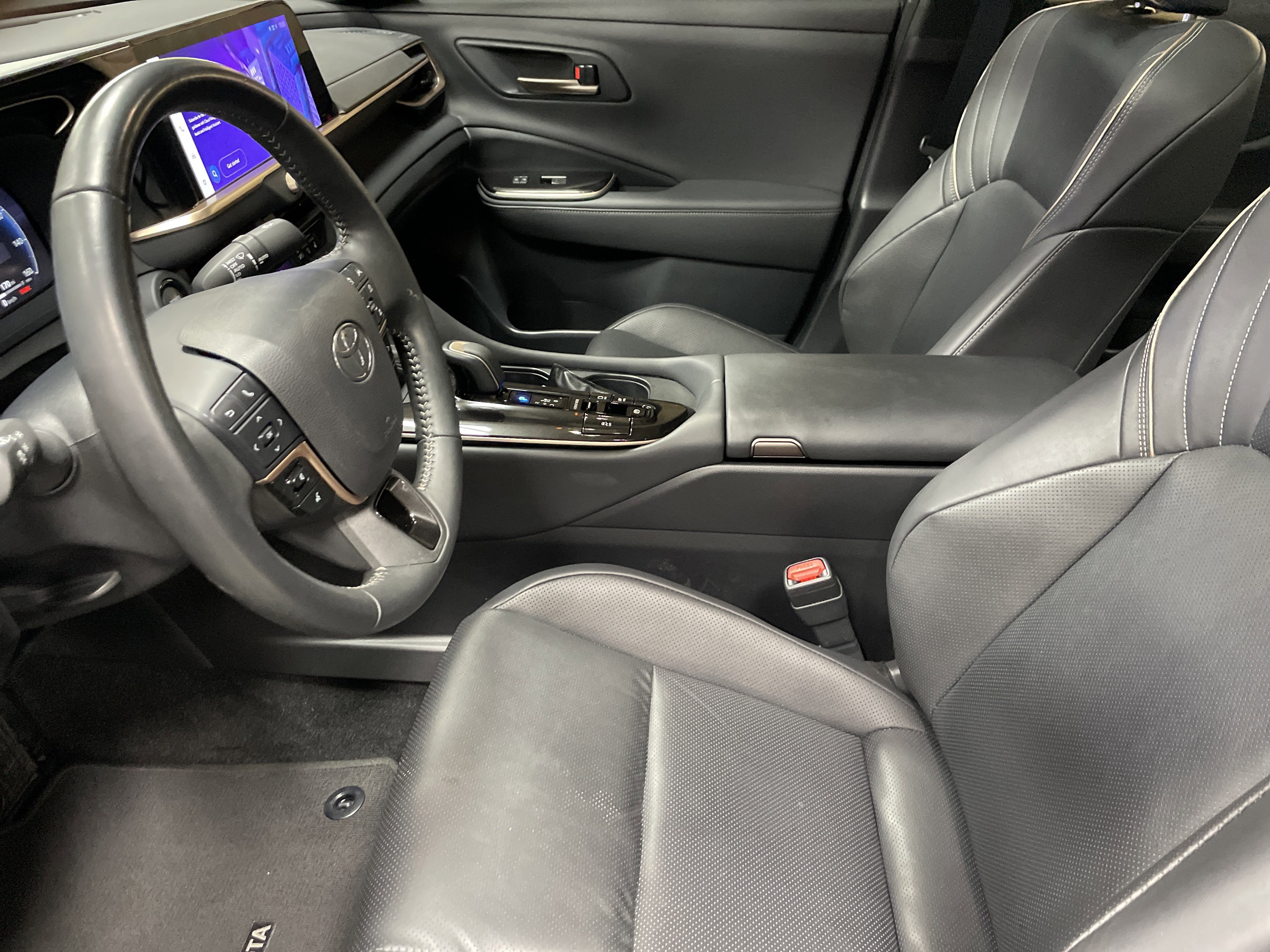 Used 2024 Toyota Crown Limited image 16