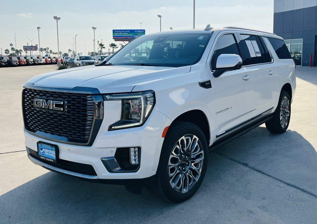 Used 2024 GMC Yukon XL Denali Ultimate image 3