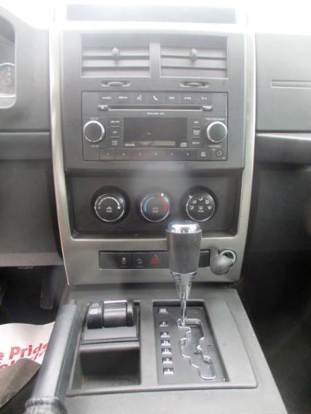 Used 2010 Jeep Liberty Sport w/ Popular Equipment Group AWD/4WD image 11