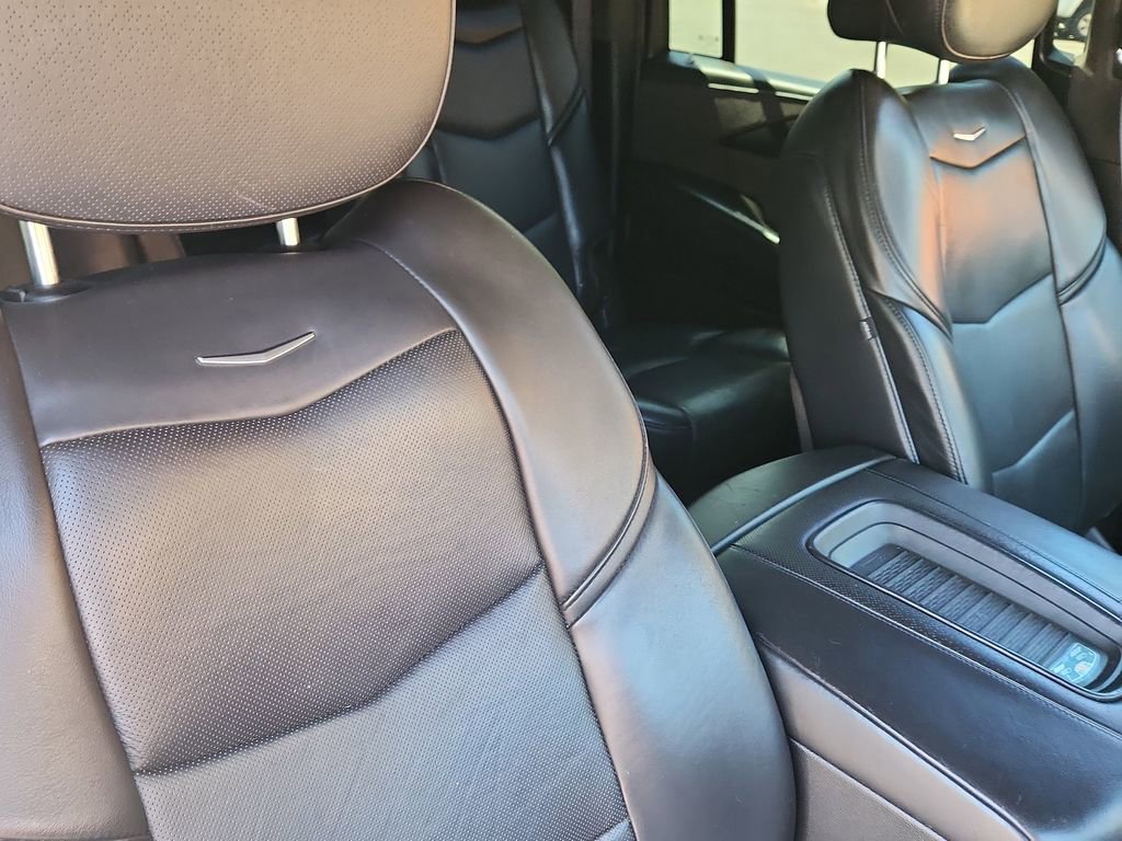 Used 2019 Cadillac Escalade ESV Platinum image 18