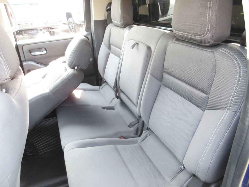 Used 2022 Nissan Frontier SV AWD/4WD image 20
