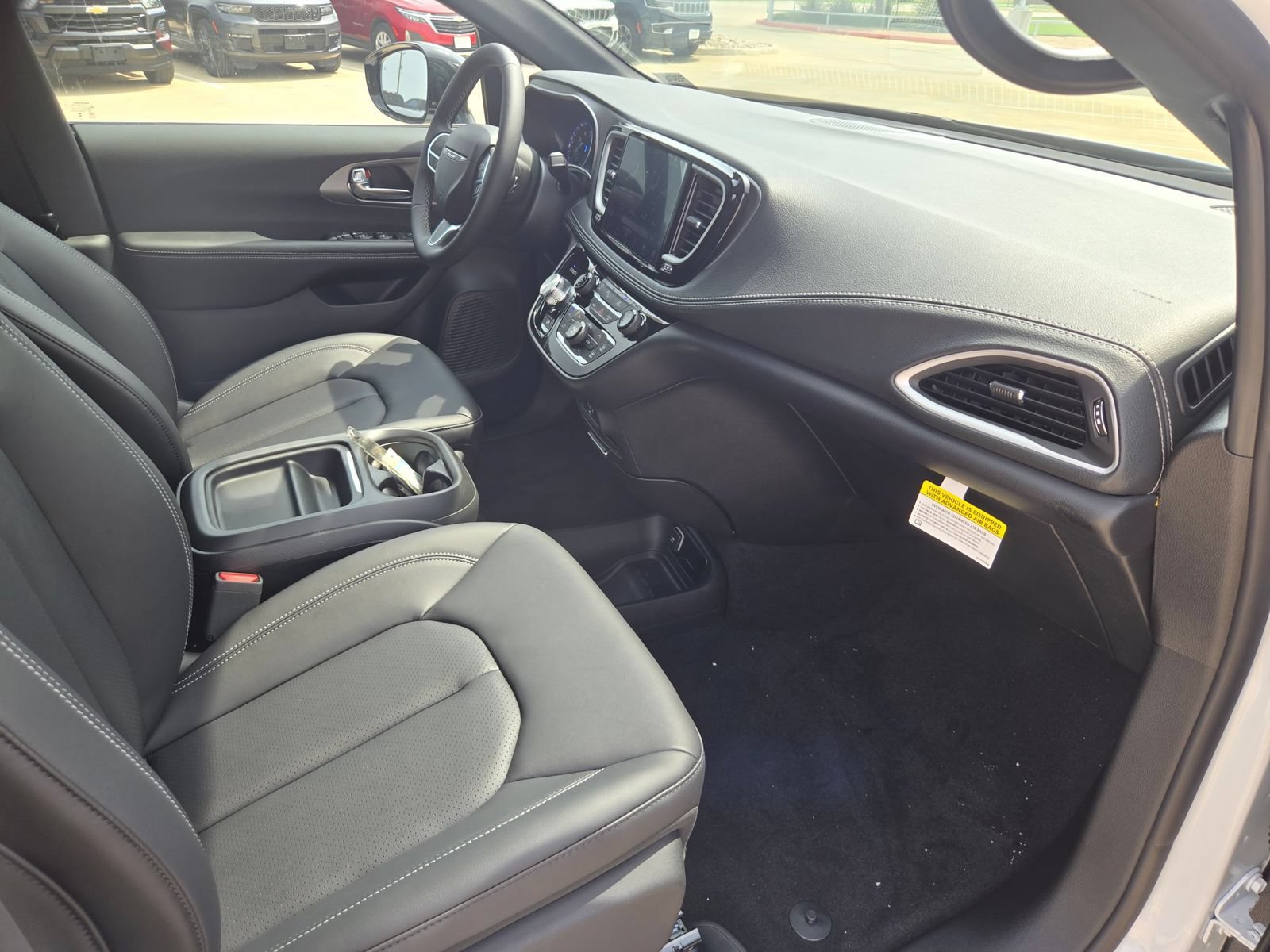 New 2027 Chrysler Pacifica Select FWD image 22