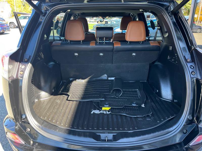 Used 2016 Toyota RAV4 SE image 22