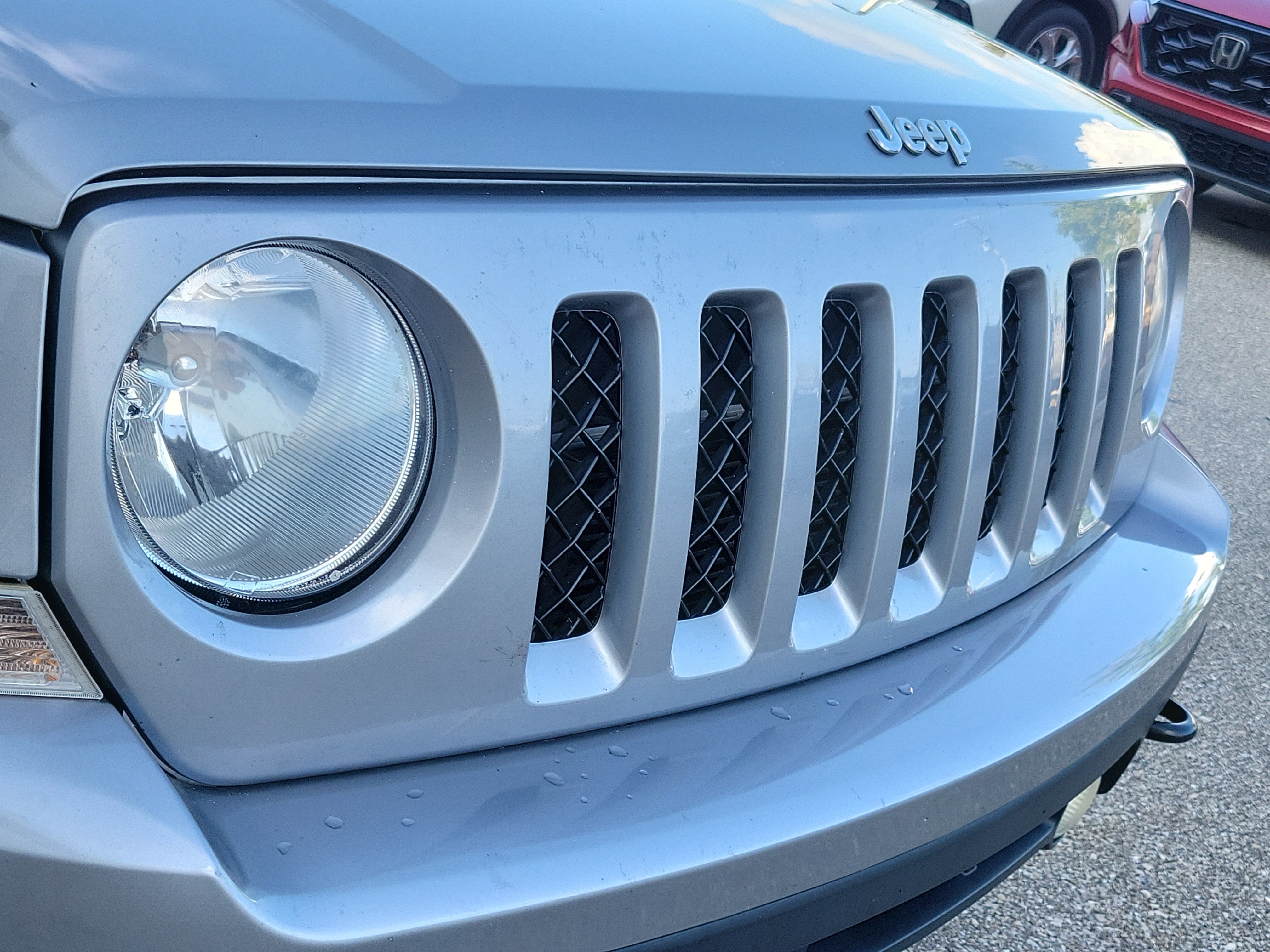 Used 2014 Jeep Patriot Latitude w/ All Weather Capability Group AWD/4WD image 14