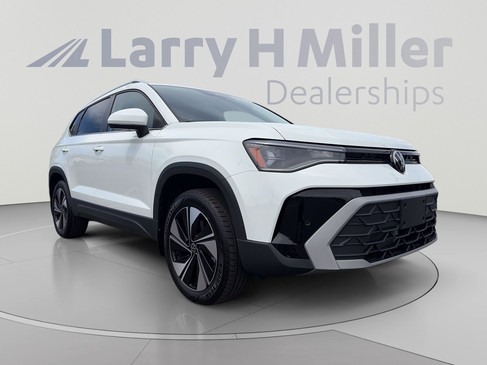 Certified 2025 Volkswagen Taos SE AWD/4WD image 3