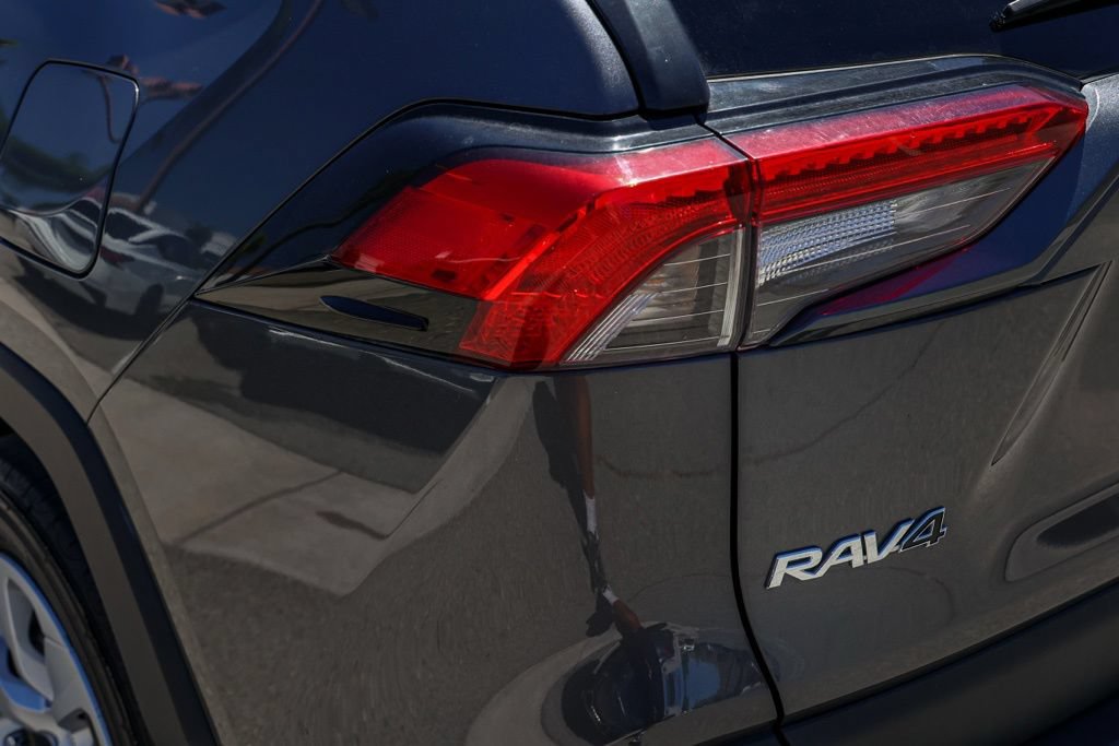 Used 2025 Toyota RAV4 LE AWD/4WD image 7