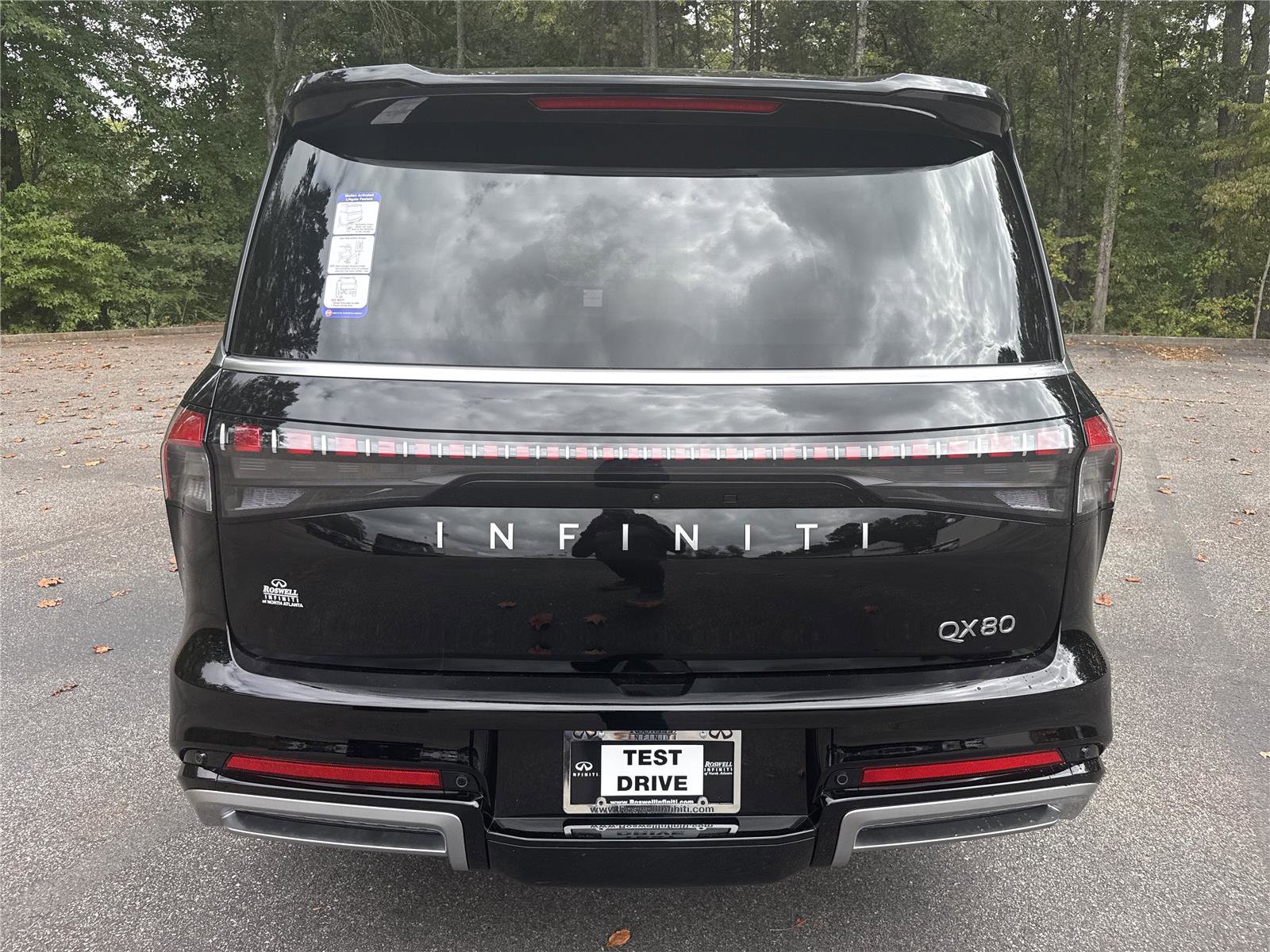 New 2026 INFINITI QX80 Luxe image 6