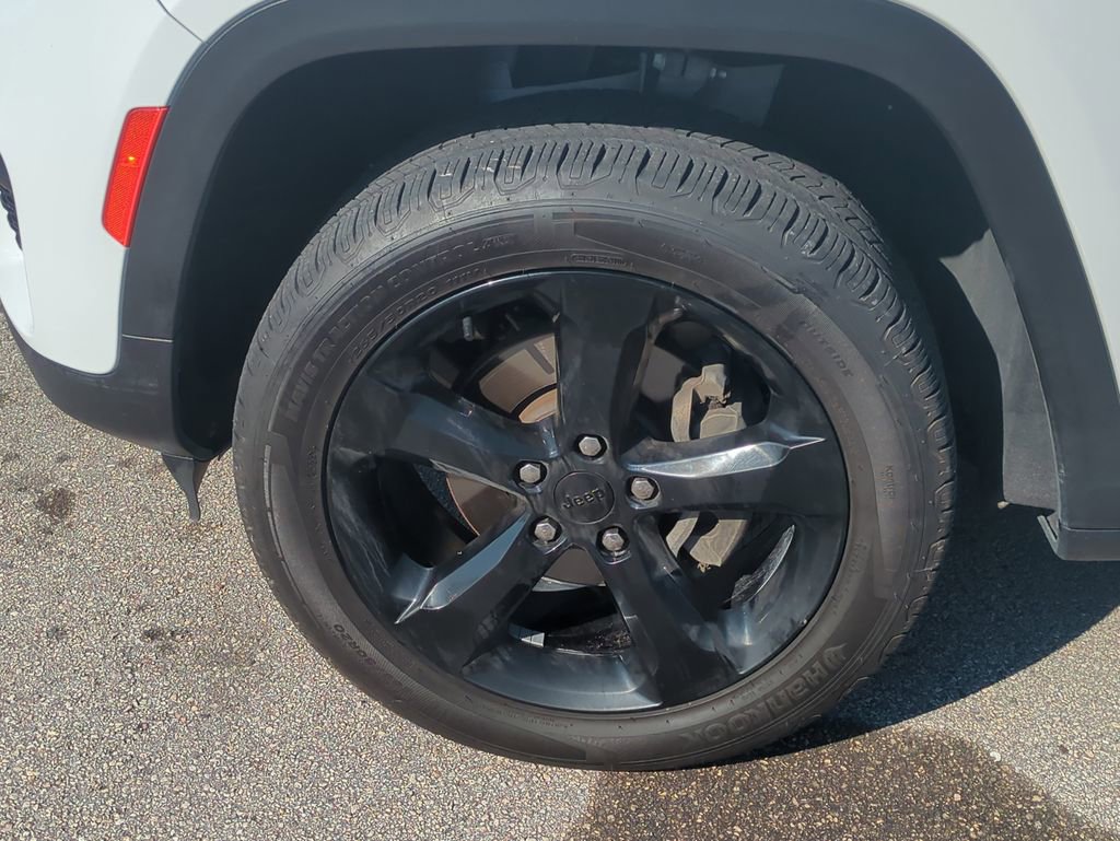 Used 2023 Jeep Grand Cherokee Altitude image 12