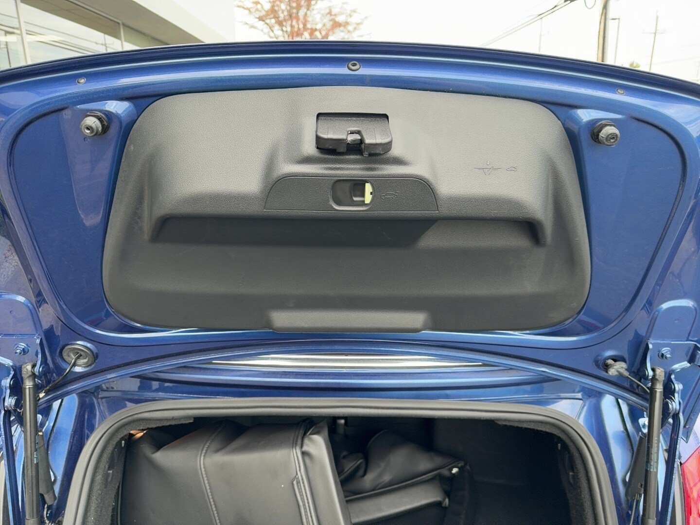Used 2013 Volkswagen Beetle 2.0T FWD image 26