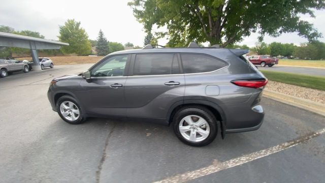 Used 2023 Toyota Highlander LE AWD/4WD image 6