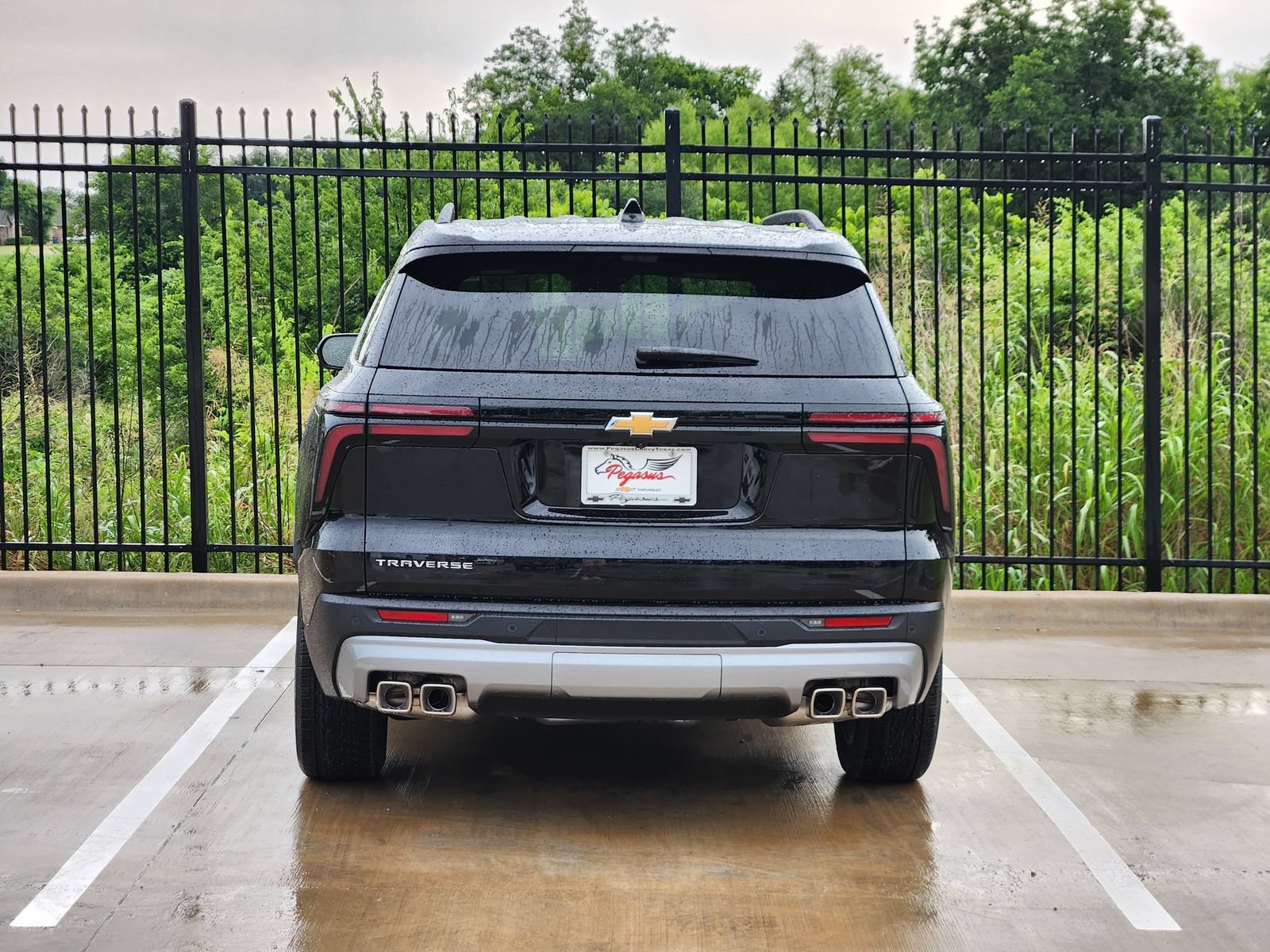 New 2026 Chevrolet Traverse LT w/ Sun and Wheel Package FWD image 8