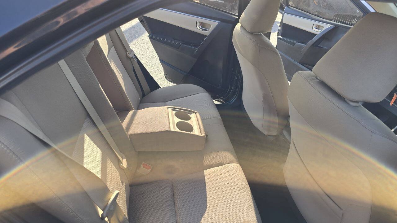 Used 2015 Toyota Corolla LE FWD image 13