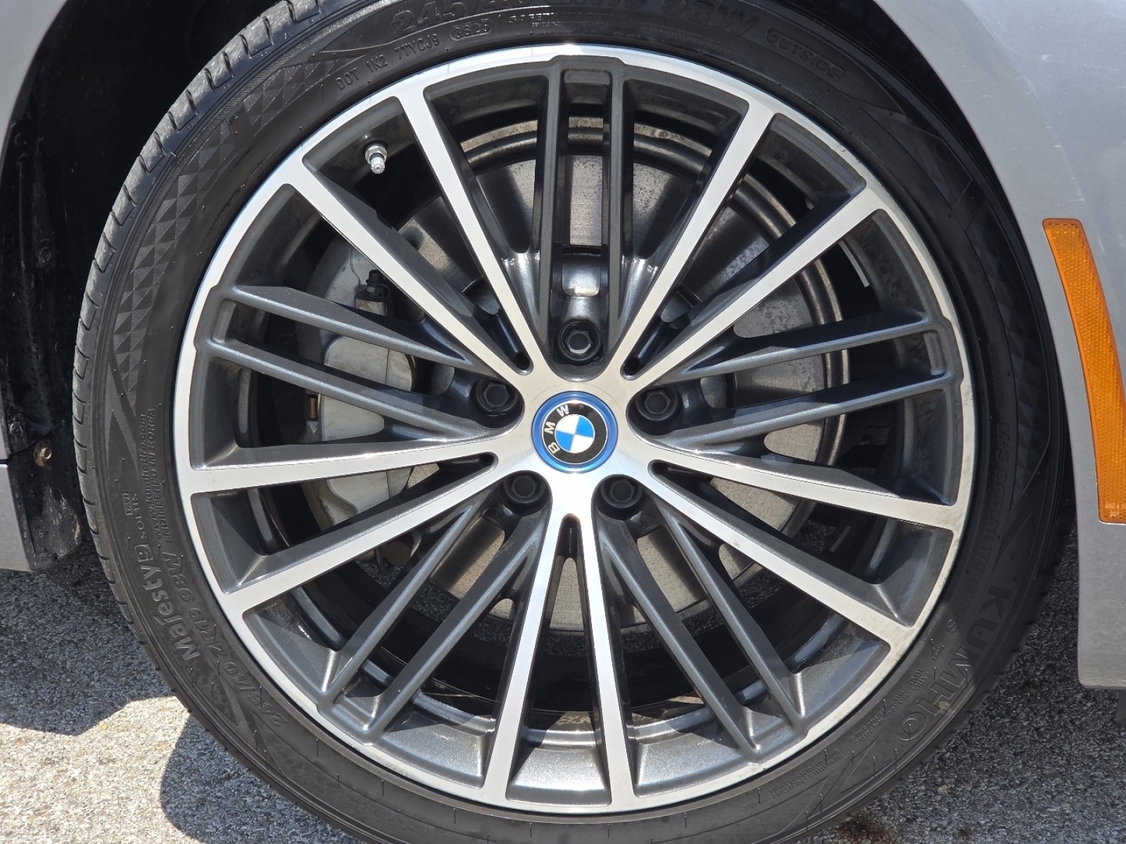Used 2023 BMW 530e xDrive AWD/4WD image 11