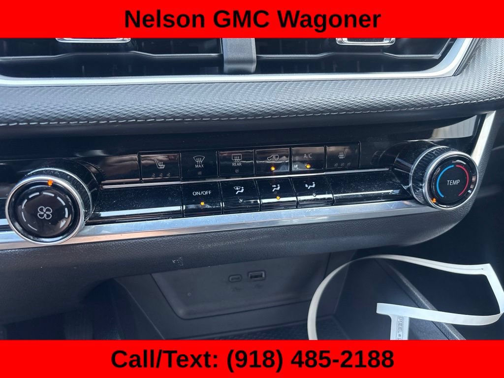 Used 2026 Chevrolet Equinox LT FWD image 12