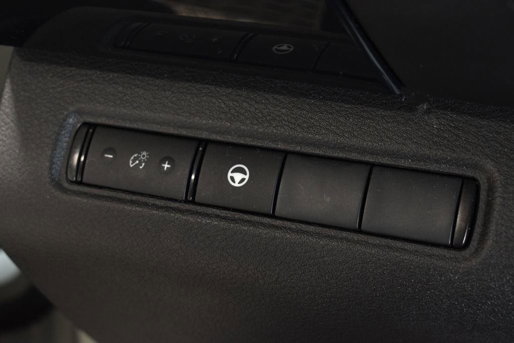 Used 2023 Nissan Pathfinder SV image 15