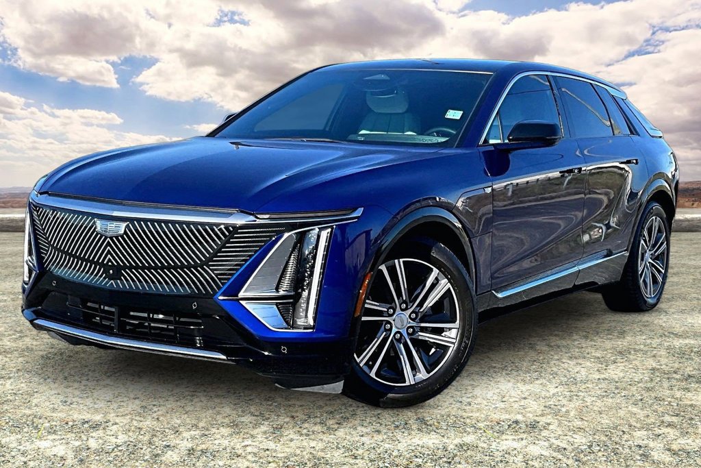 Certified 2024 Cadillac Lyriq Luxury RWD image 3
