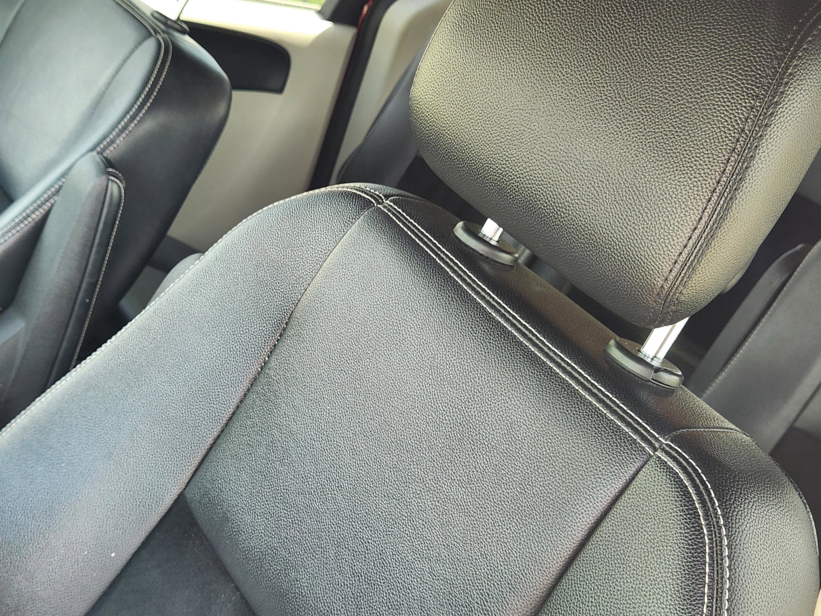 Used 2017 Dodge Grand Caravan SXT image 17