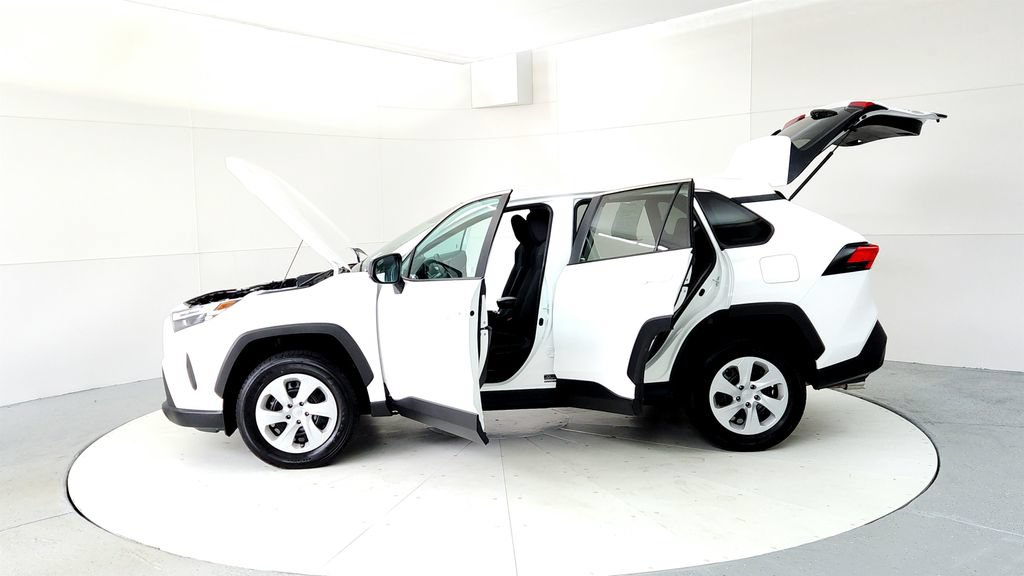 Used 2024 Toyota RAV4 LE AWD/4WD image 10