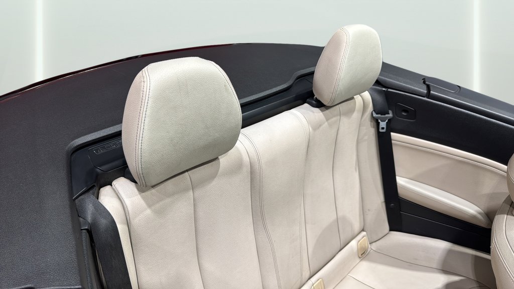 Used 2016 BMW M235i Convertible image 17