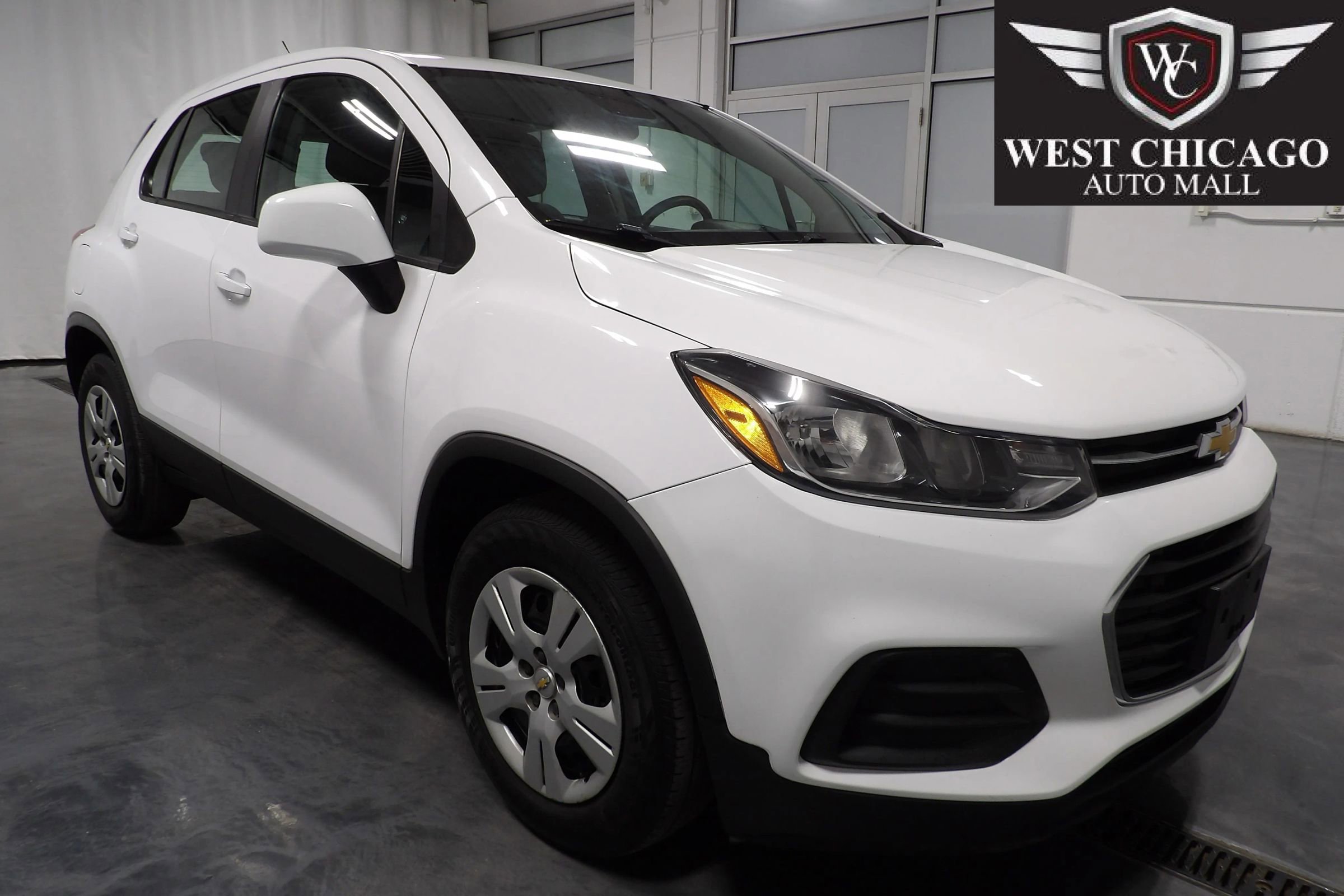 Used 2019 Chevrolet Trax LS FWD image 1