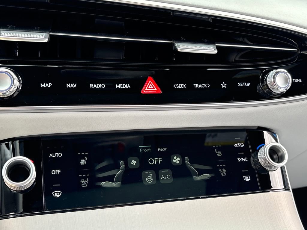 New 2026 Genesis GV70 2.5T Advanced image 15