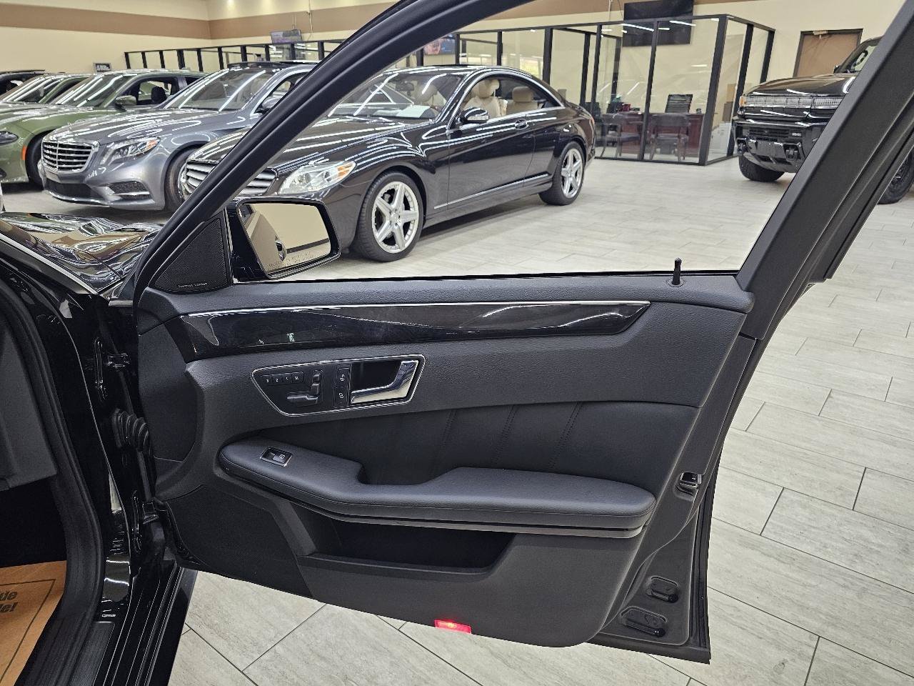 Used 2011 Mercedes-Benz E 350 Sedan w/ Premium 2 Pkg image 39