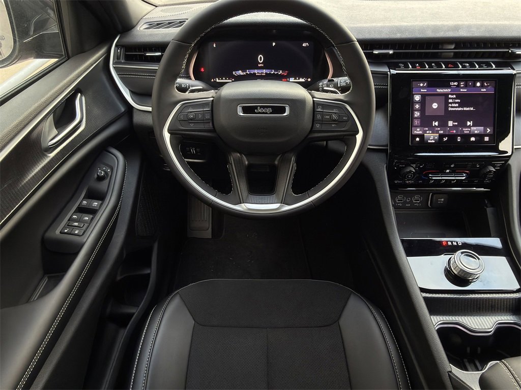 New 2025 Jeep Grand Cherokee L Altitude image 11