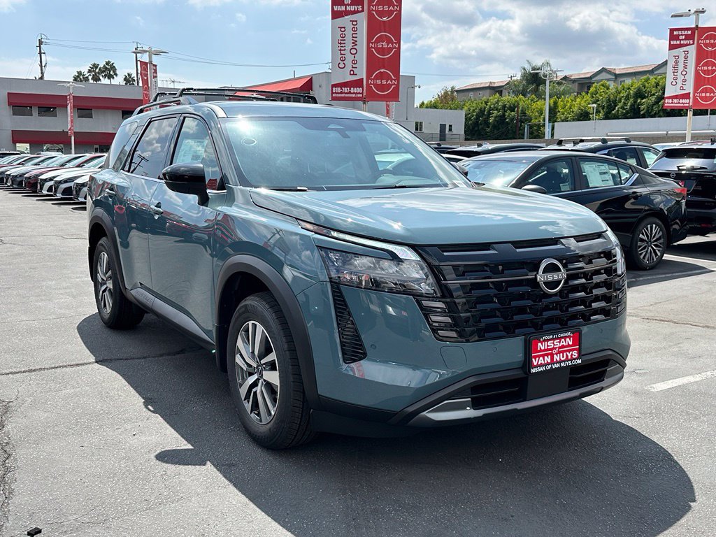 New 2026 Nissan Pathfinder SL FWD image 9