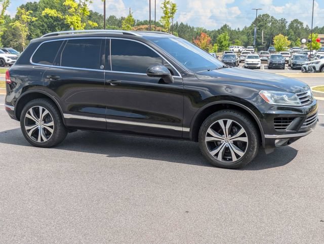 Used 2017 Volkswagen Touareg Wolfsburg Edition AWD/4WD image 2