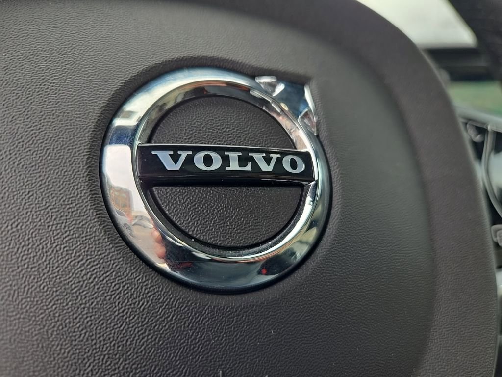 Certified 2024 Volvo V60 B5 Cross Country Ultimate image 26