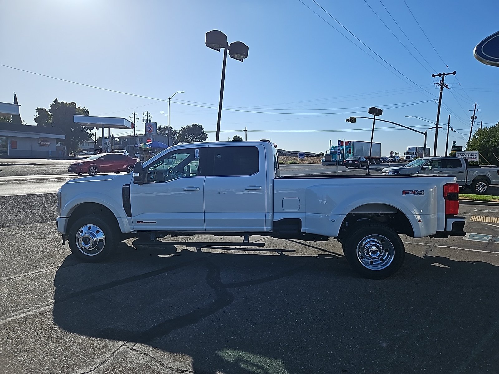 New 2027 Ford F450 Platinum w/ FX4 Off-Road Package AWD/4WD image 3