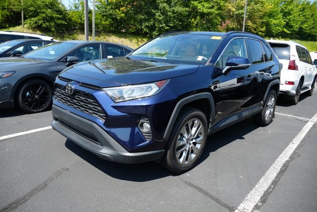 Used 2020 Toyota RAV4 XLE Premium FWD image 6