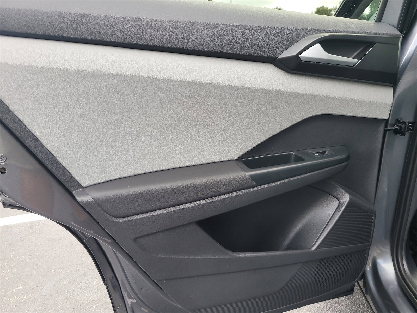 Used 2022 Volkswagen Taos SE image 10