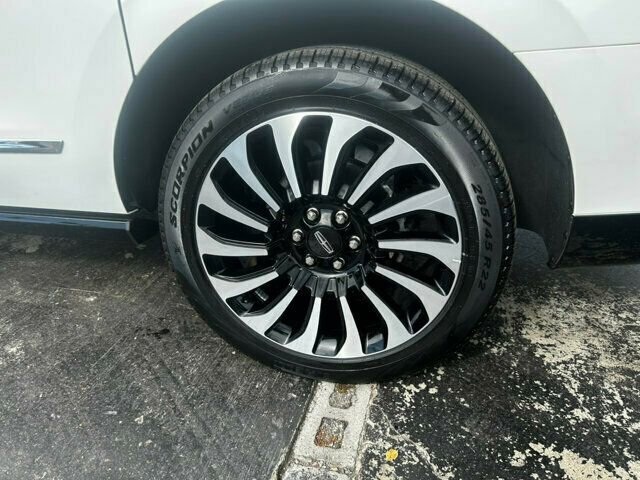 Used 2023 Lincoln Navigator L Black Label image 34