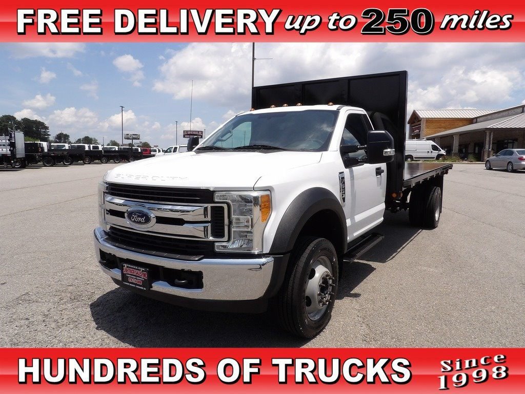 Used 2017 Ford F550 2WD Regular Cab Super Duty image 1