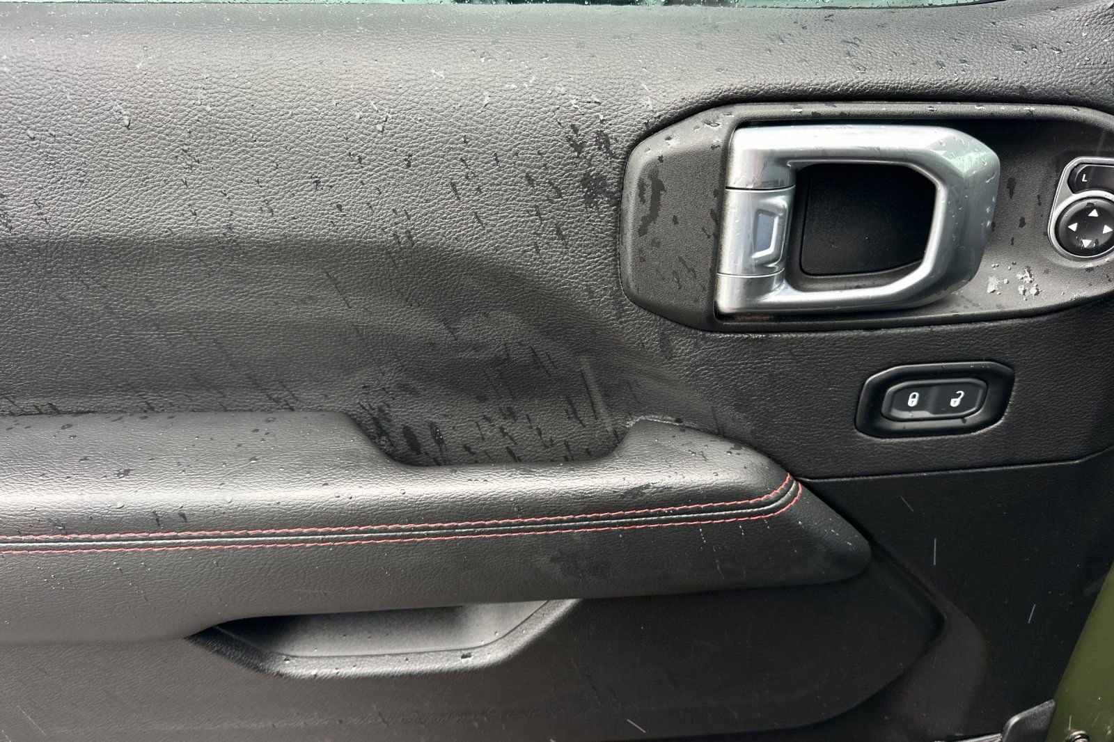 Used 2021 Jeep Gladiator Rubicon w/ Cold Weather Group image 11