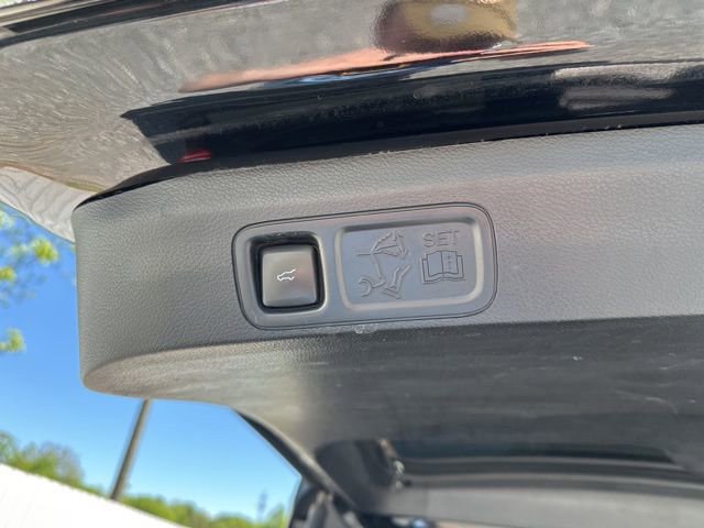 Used 2018 Ford Expedition XLT w/ Equipment Group 202A image 12