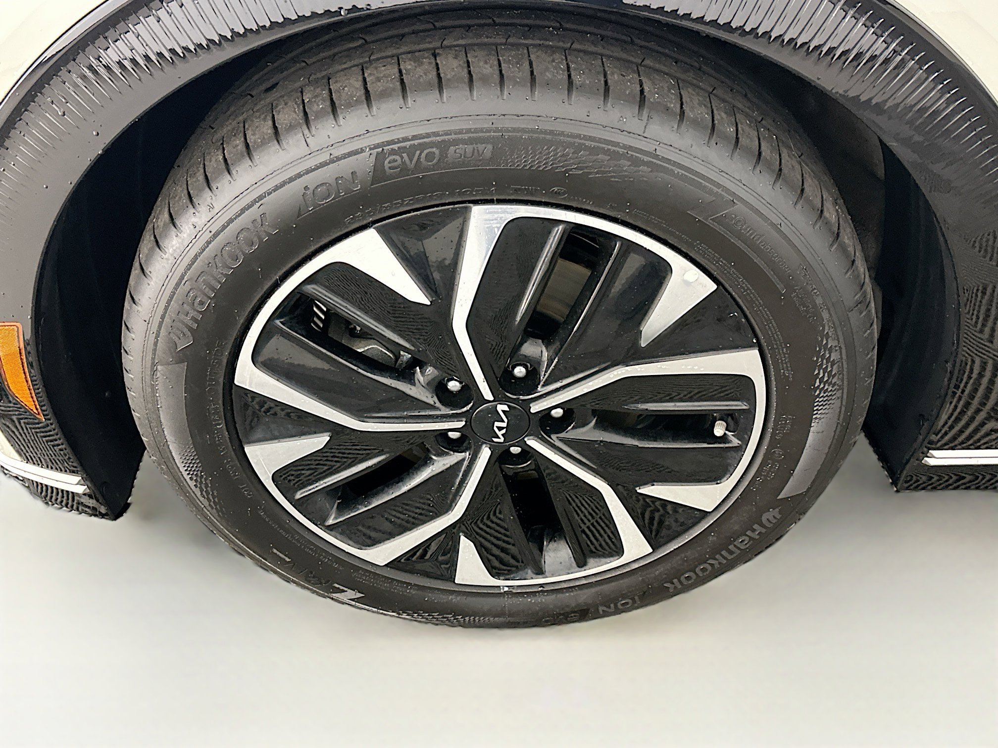 Used 2024 Kia EV6 Wind image 11