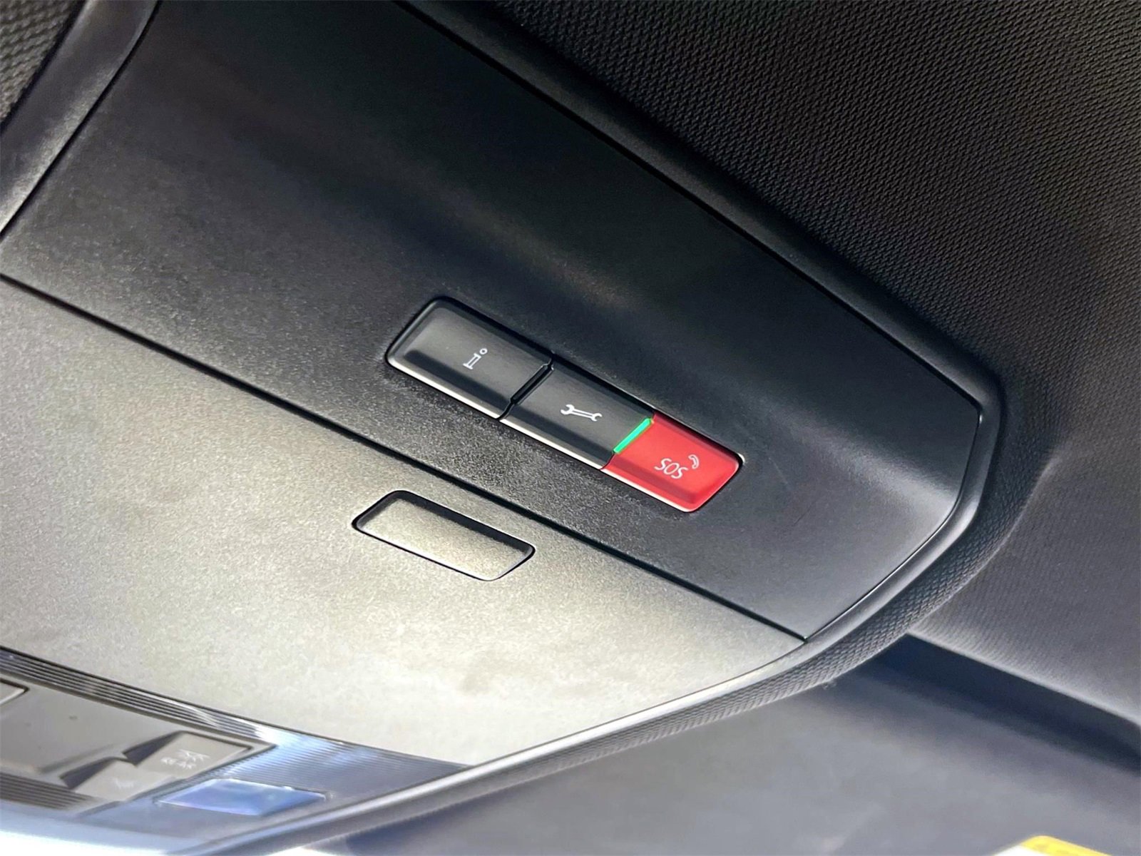 Used 2023 Volkswagen Atlas Cross Sport SE image 39