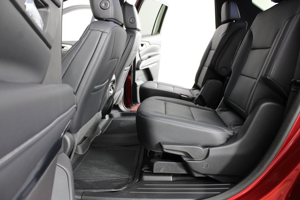 New 2026 Chevrolet Traverse LT w/ LPO, Floor Liner Package FWD image 16