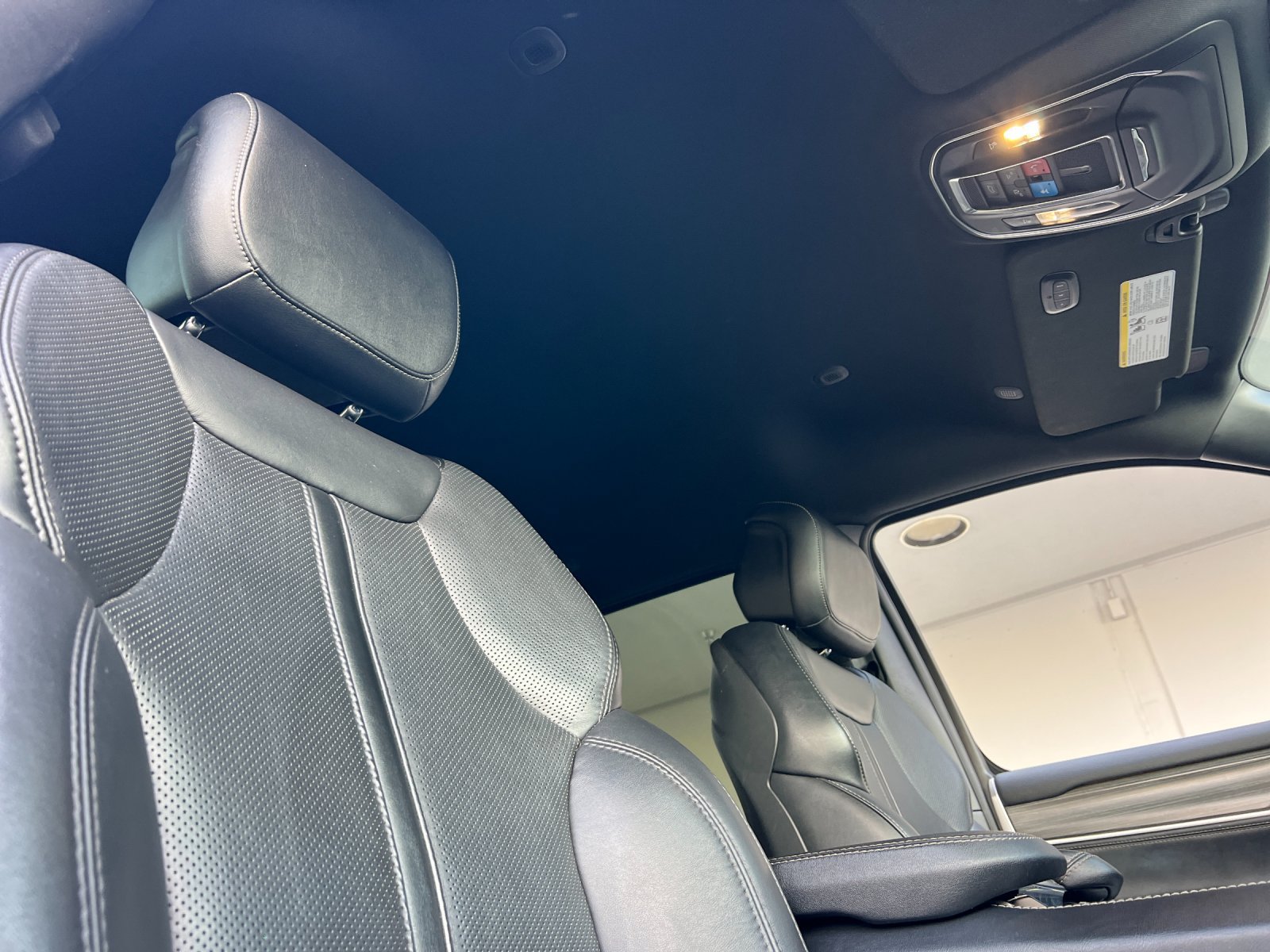 Used 2024 Jeep Wagoneer Series II AWD/4WD image 18