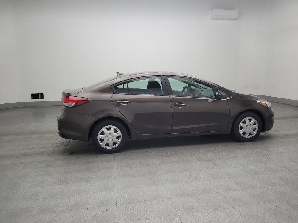 Used 2017 Kia Forte LX image 10