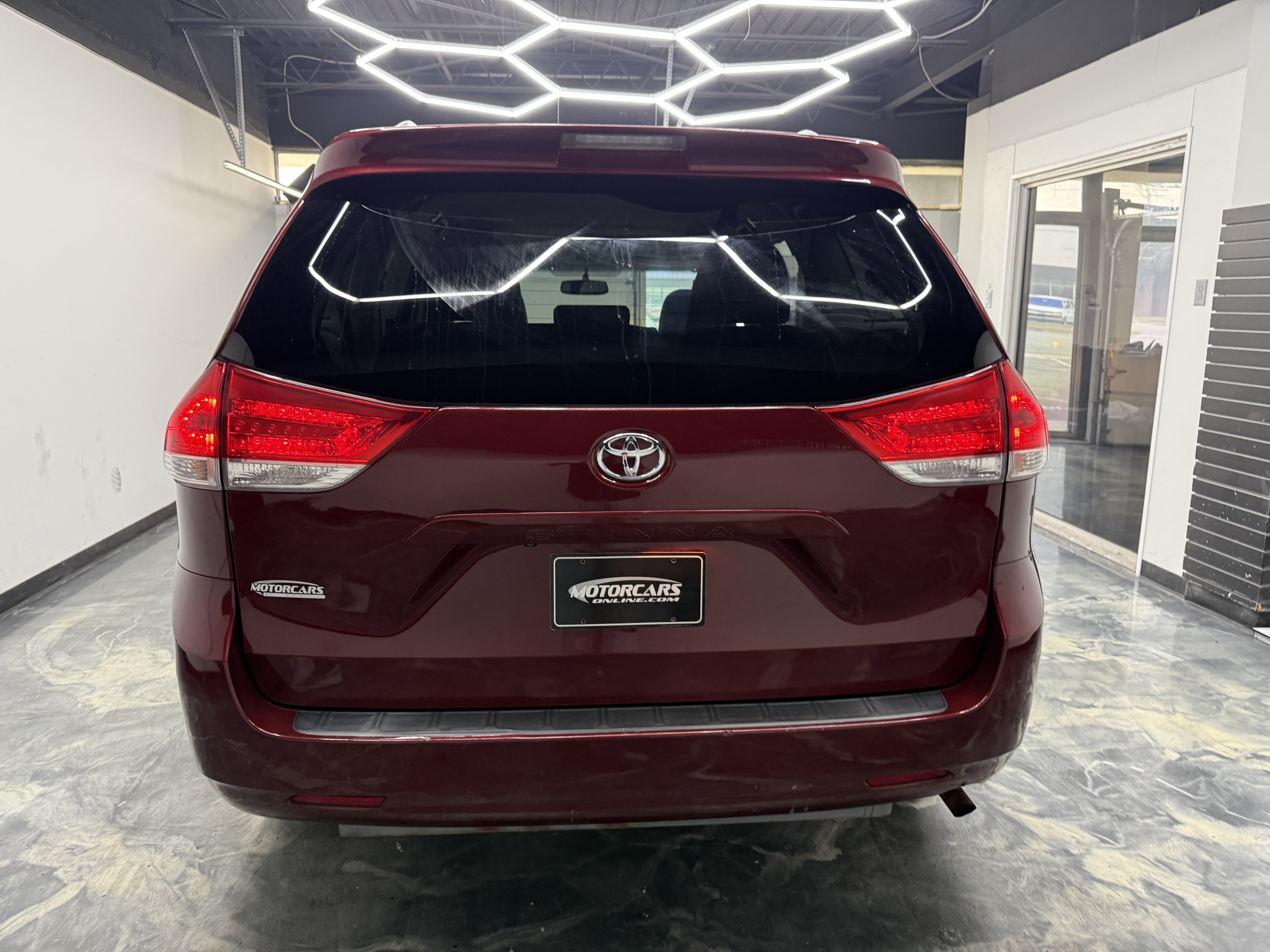 Used 2012 Toyota Sienna LE FWD image 4