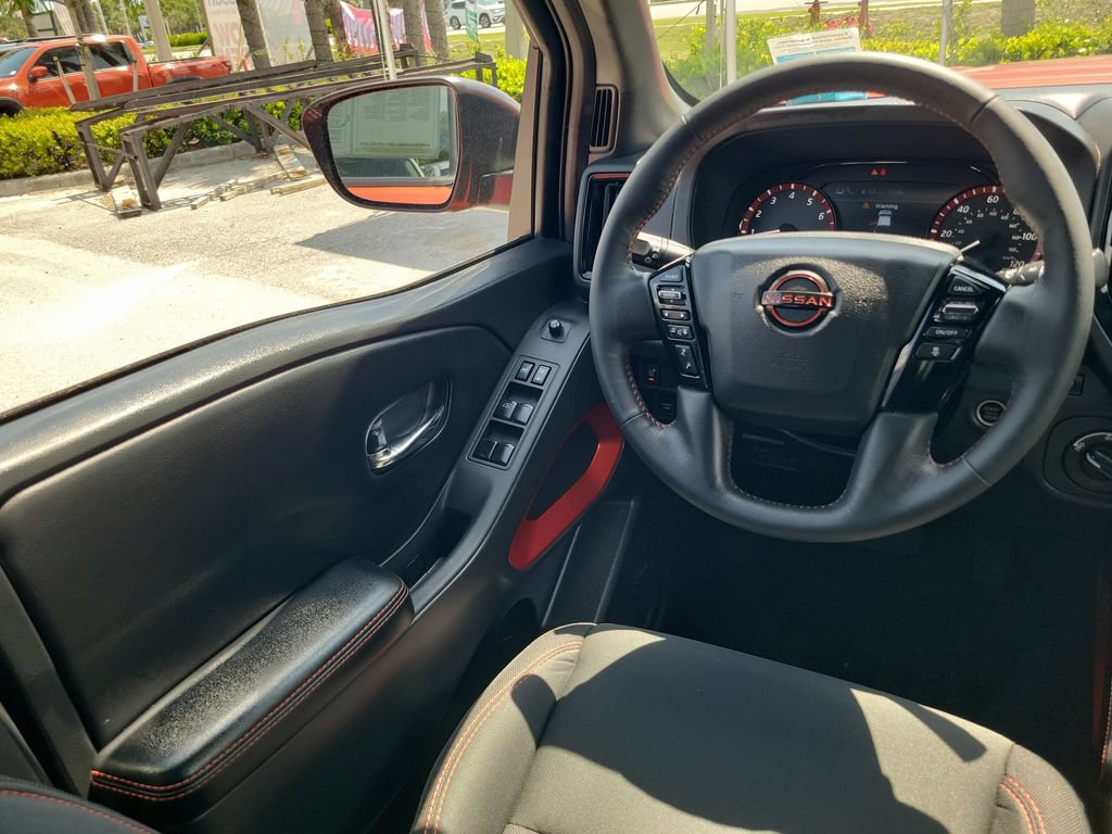 Used 2025 Nissan Frontier PRO-4X w/ Pro Convenience Package AWD/4WD image 14