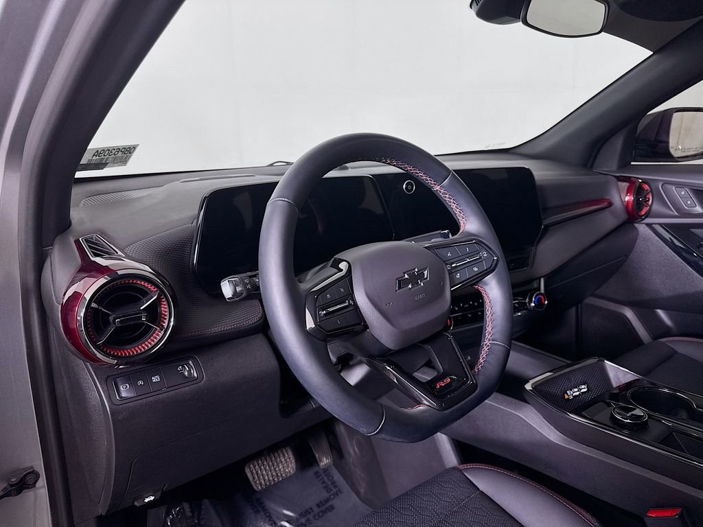 Used 2025 Chevrolet Equinox RS FWD image 11