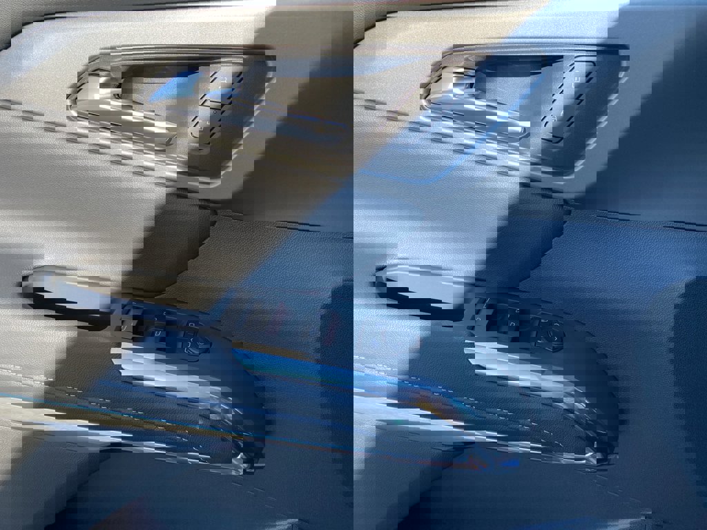 New 2026 Chevrolet Traverse LT w/ Midnight/Sport Edition image 24