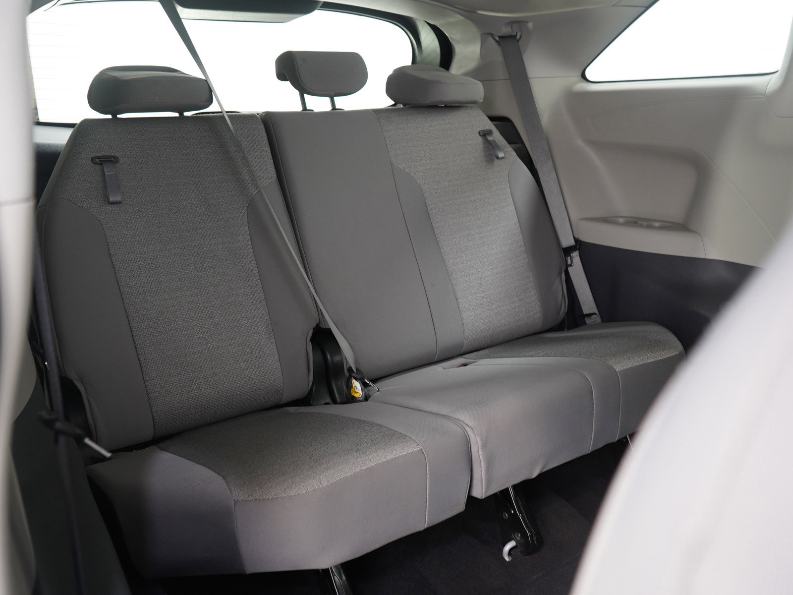 Used 2024 Toyota Sienna LE FWD image 16