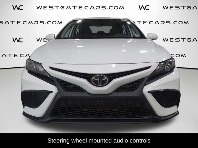 Used 2023 Toyota Camry SE image 4