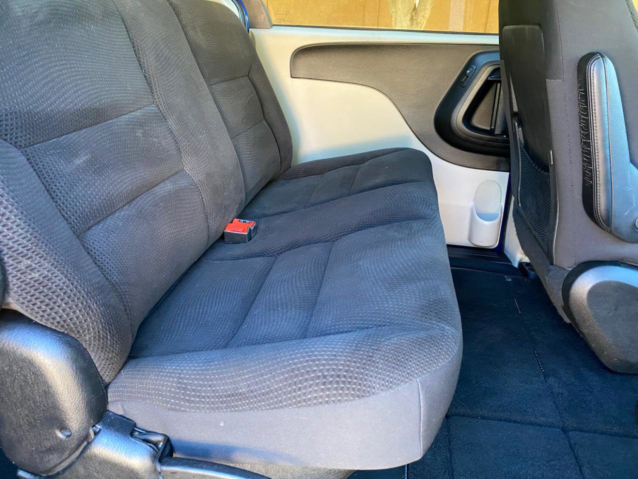 Used 2019 Dodge Grand Caravan SE FWD image 43